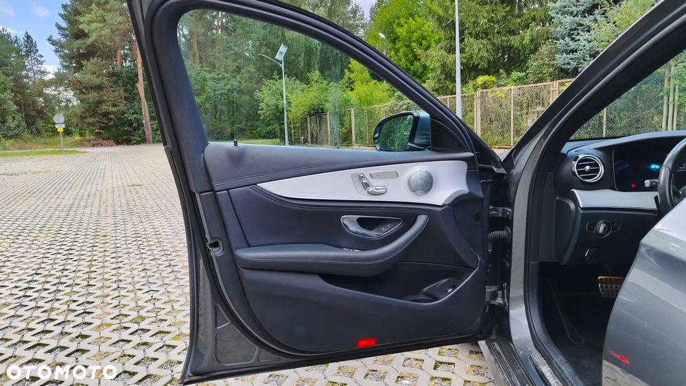Mercedes-Benz Klasa E 220 d 4-Matic AMG - 12