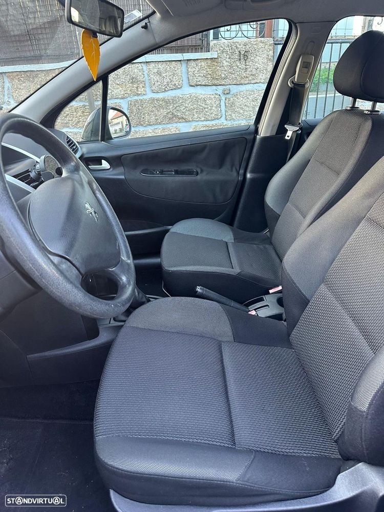 Peugeot 207 1.4 16V Active - 10