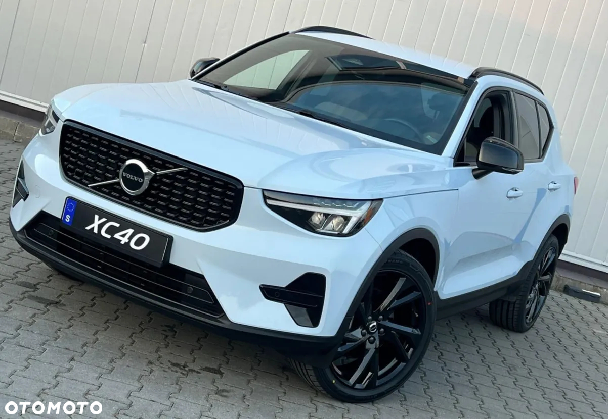 Volvo XC 40 B4 AWD Plus Dark - 9