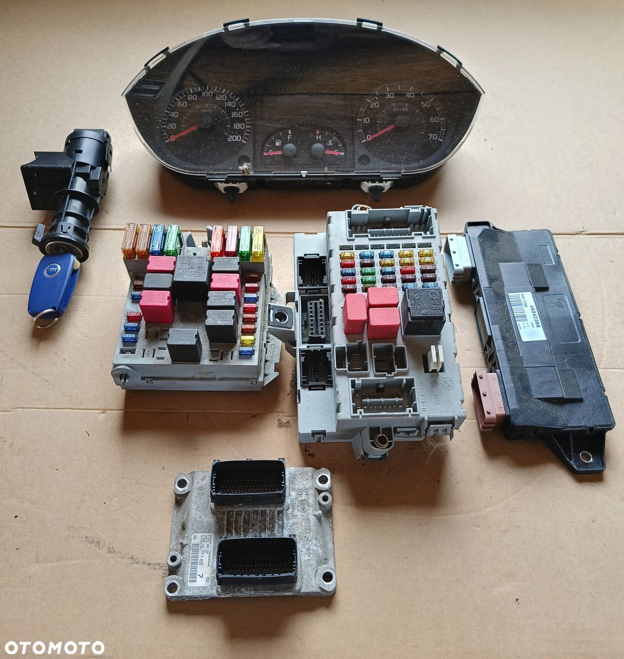 Idea zestaw startowy 1,4 16V benzyna Fiat - 1