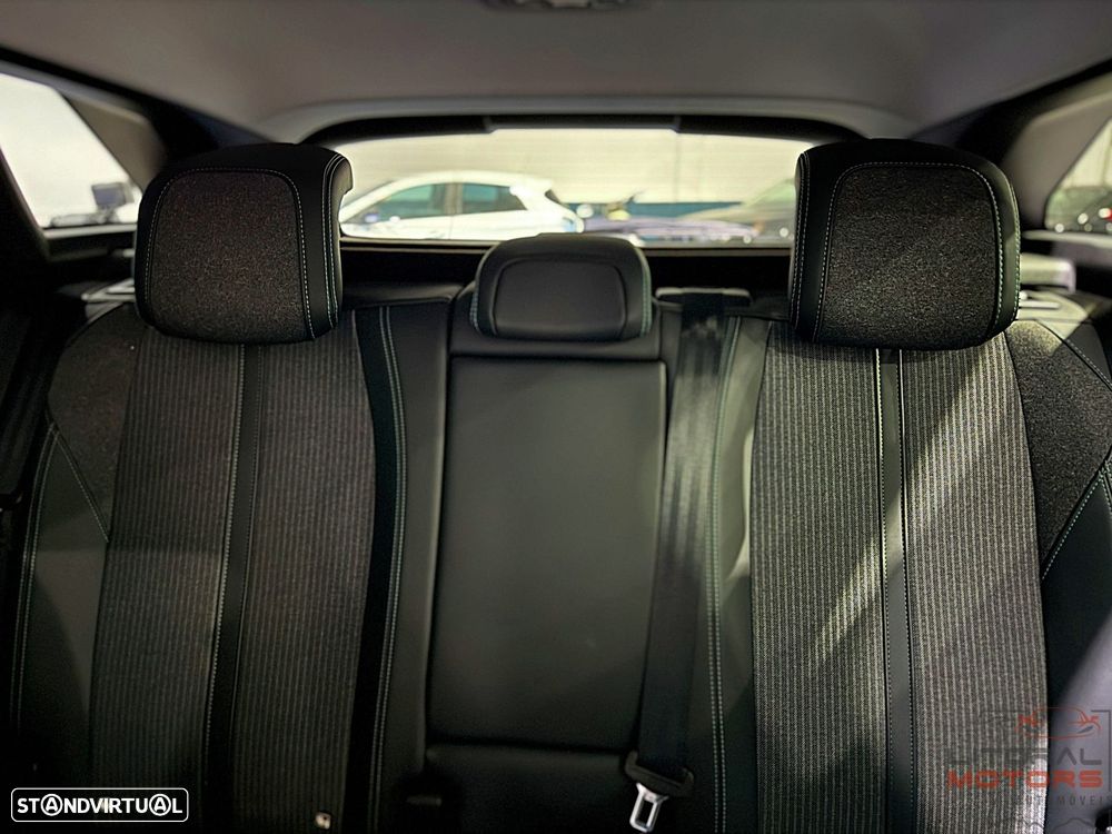 Peugeot 3008 1.6 Hybrid Allure e-EAT8 - 38