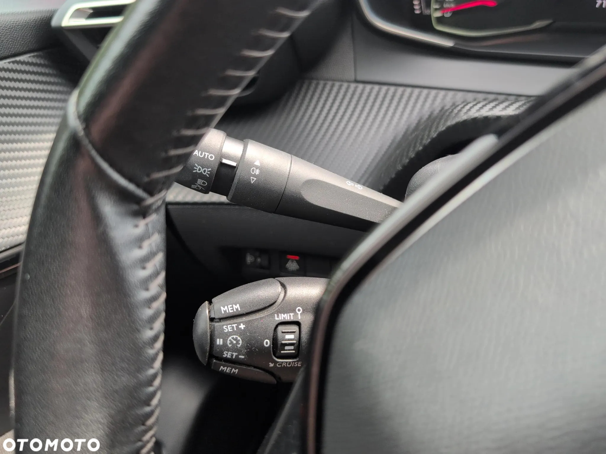 Peugeot 208 1.2 PureTech Active Pack S&S - 24