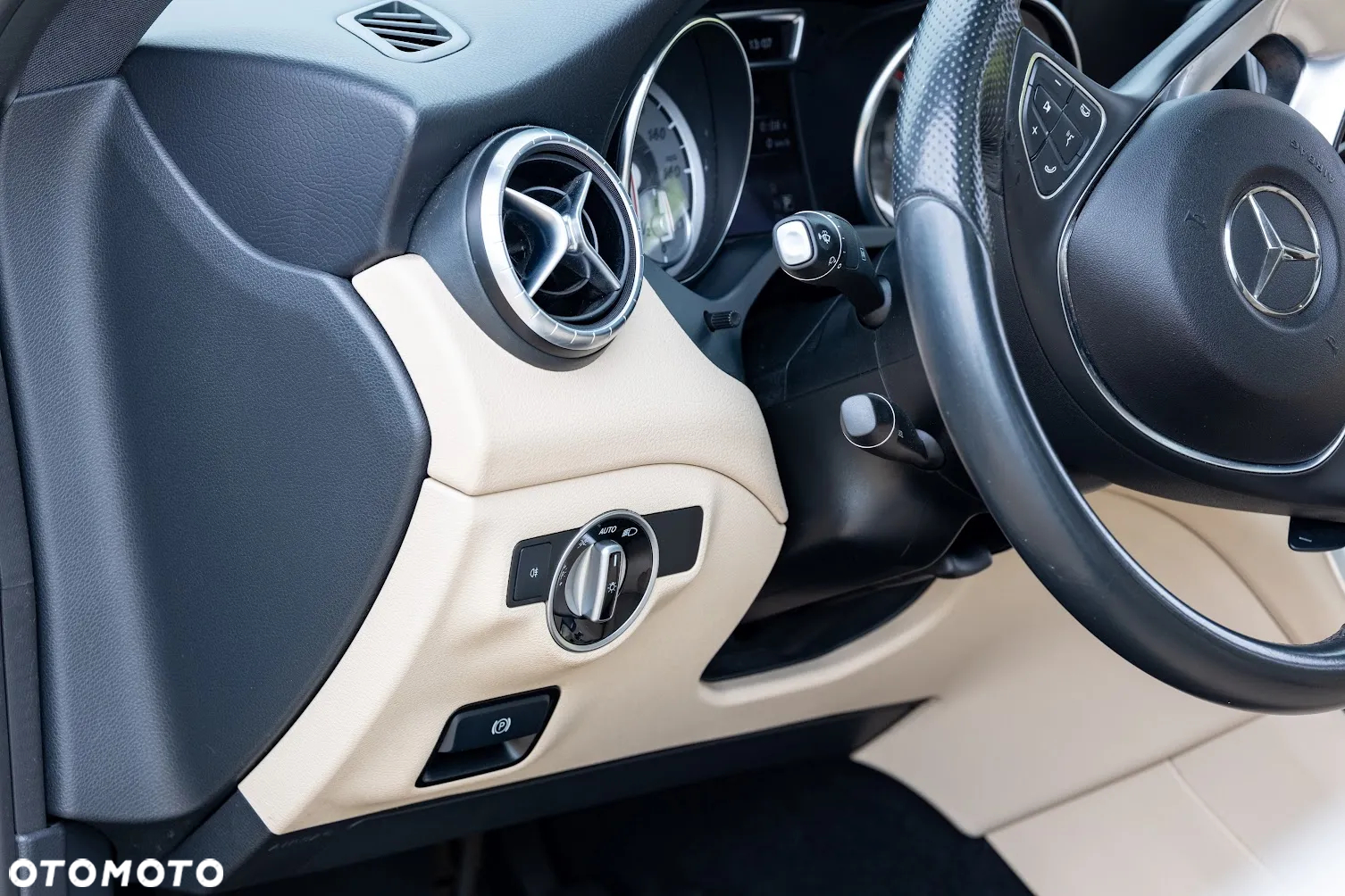 Mercedes-Benz CLA - 25