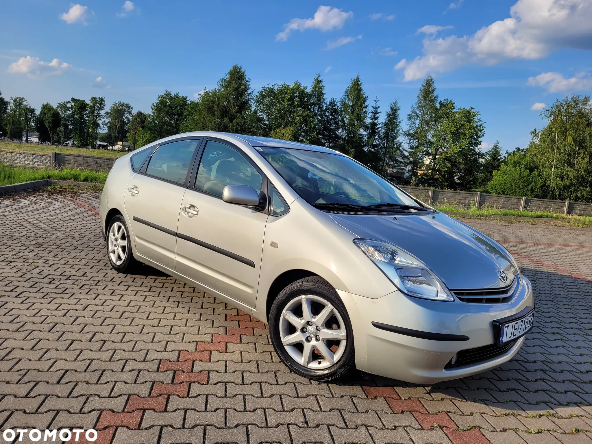 Toyota Prius (Hybrid) - 6