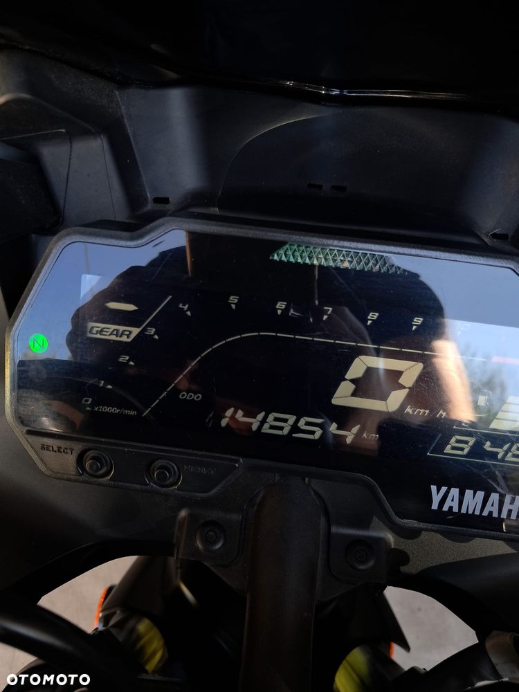 Yamaha YZF - 8