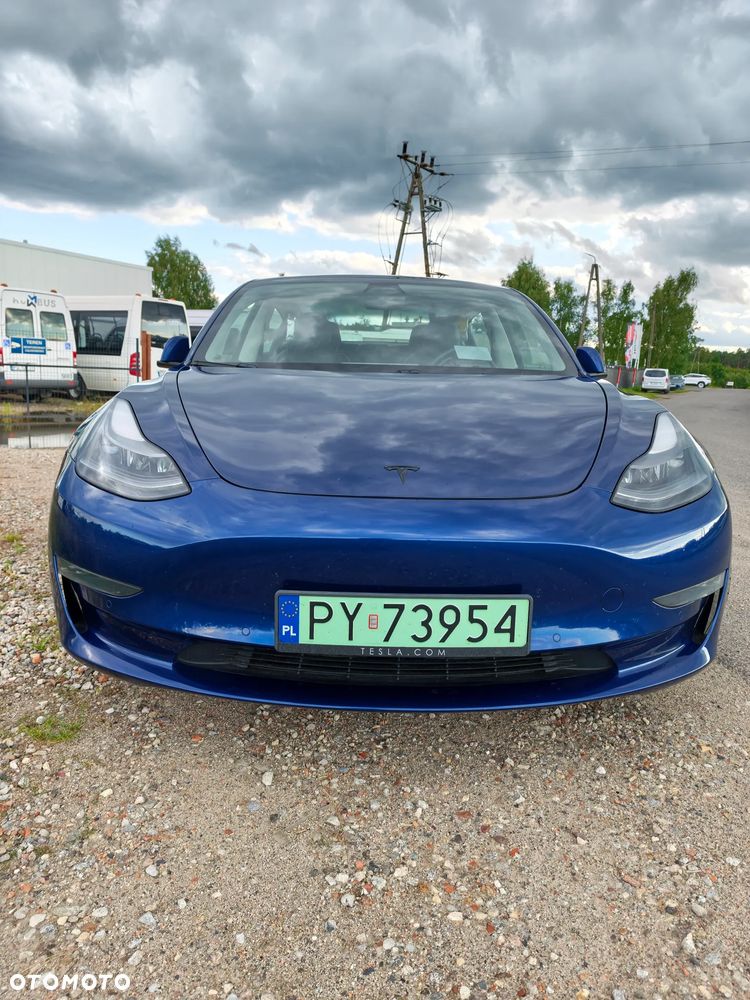 Tesla Model 3 - 4
