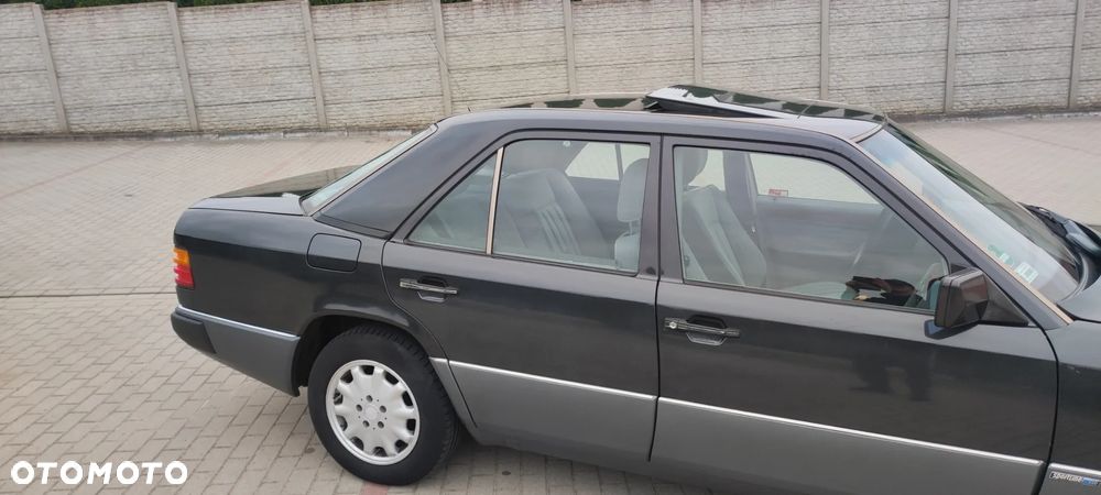 Mercedes-Benz W124 (1984-1993) - 36