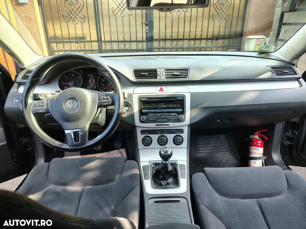 Volkswagen Passat 1.6 TDI DPF BlueMotion - 6