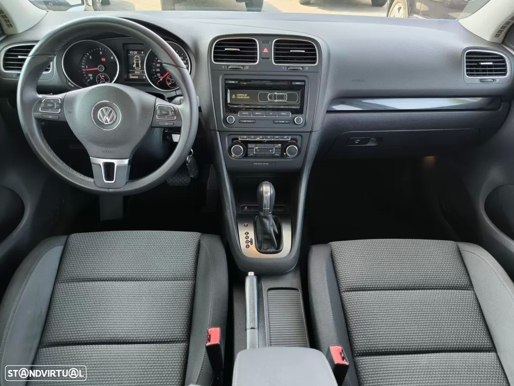 VW Golf 1.6 TDi Confortline DSG - 6
