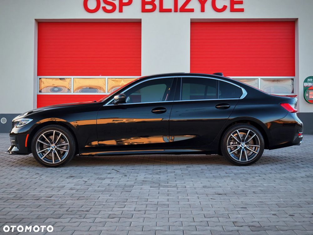 BMW Seria 3 330i xDrive Sport Line - 9