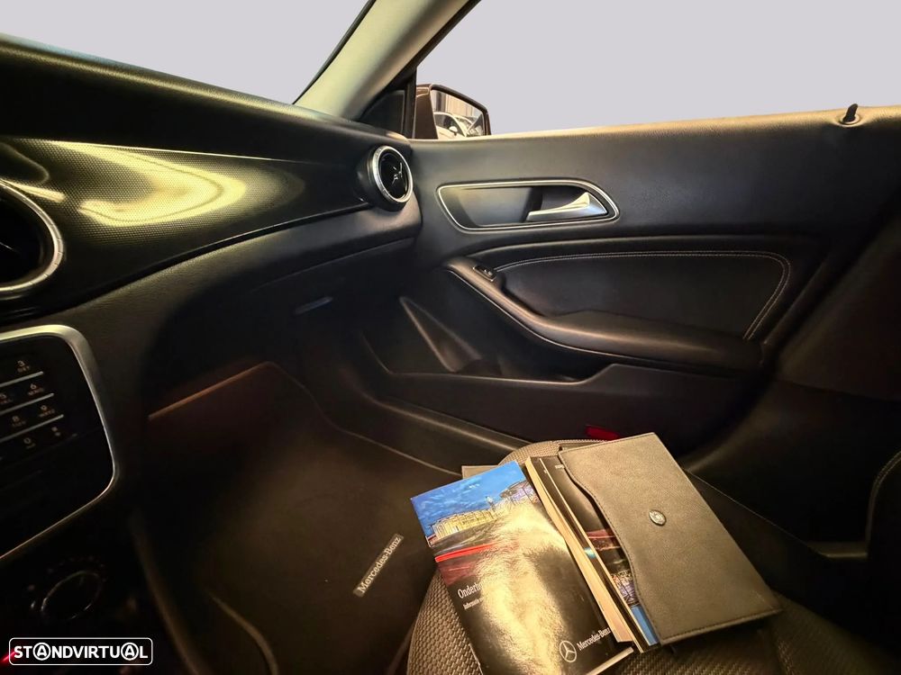 Mercedes-Benz CLA 180 d Shooting Brake Aut. — fotografia 22