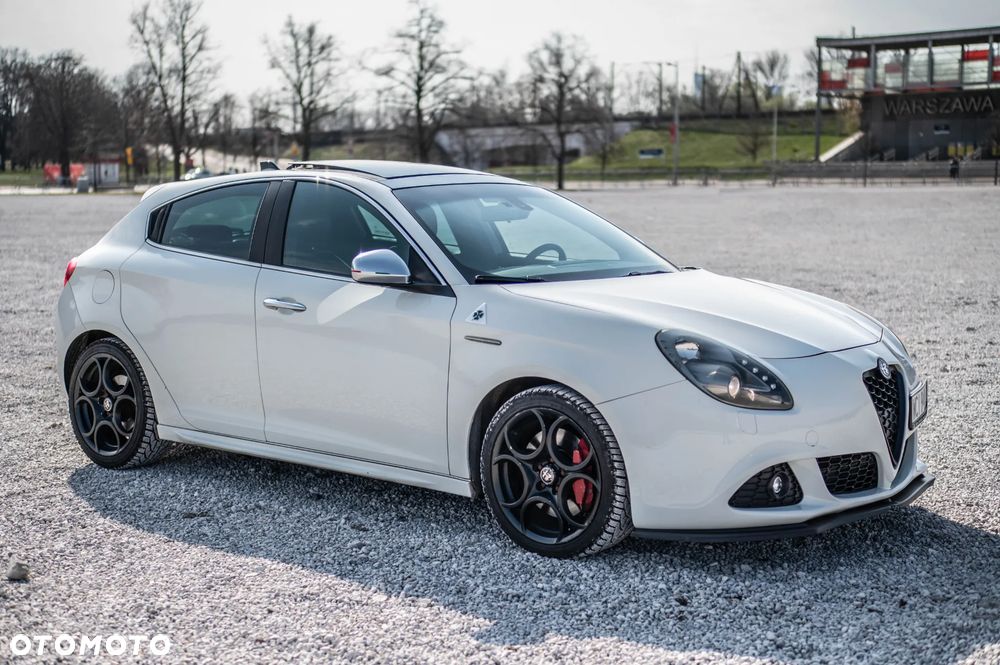 Alfa Romeo Giulietta ver-1750-tbi-quadrifoglio-verde - 7