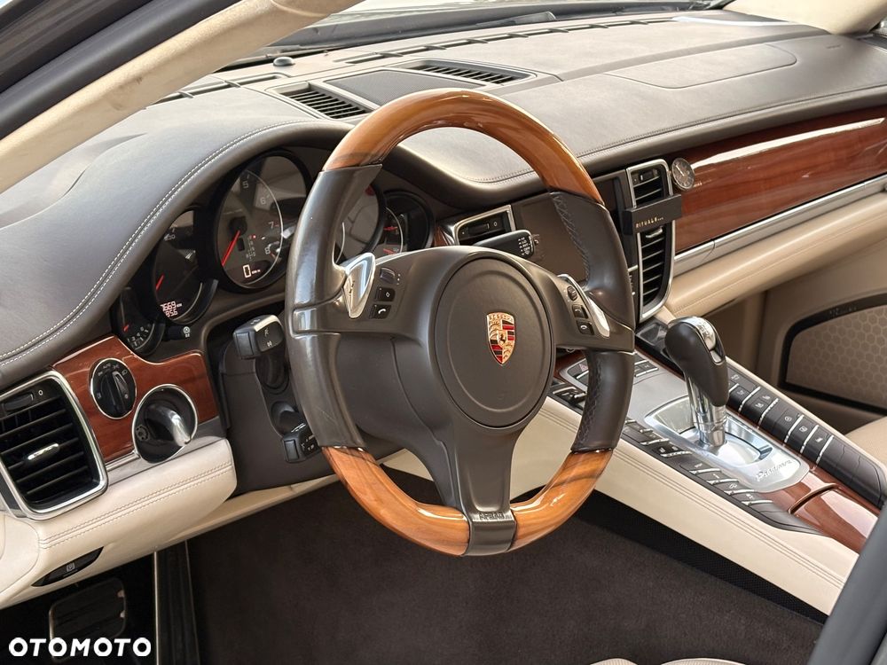 Porsche Panamera 4S Executive - 21