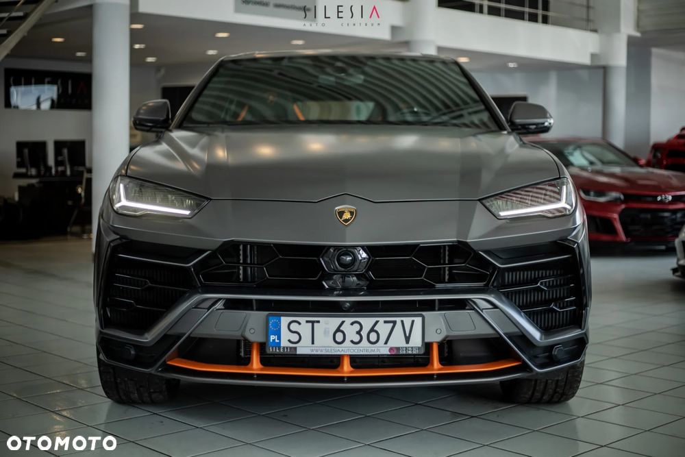 Lamborghini Urus Standard - 3