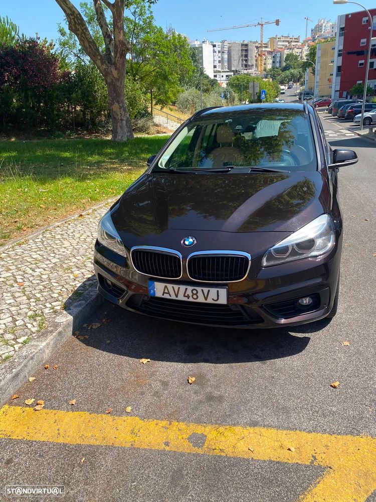 BMW 218 Active Tourer d Luxury Line - 4