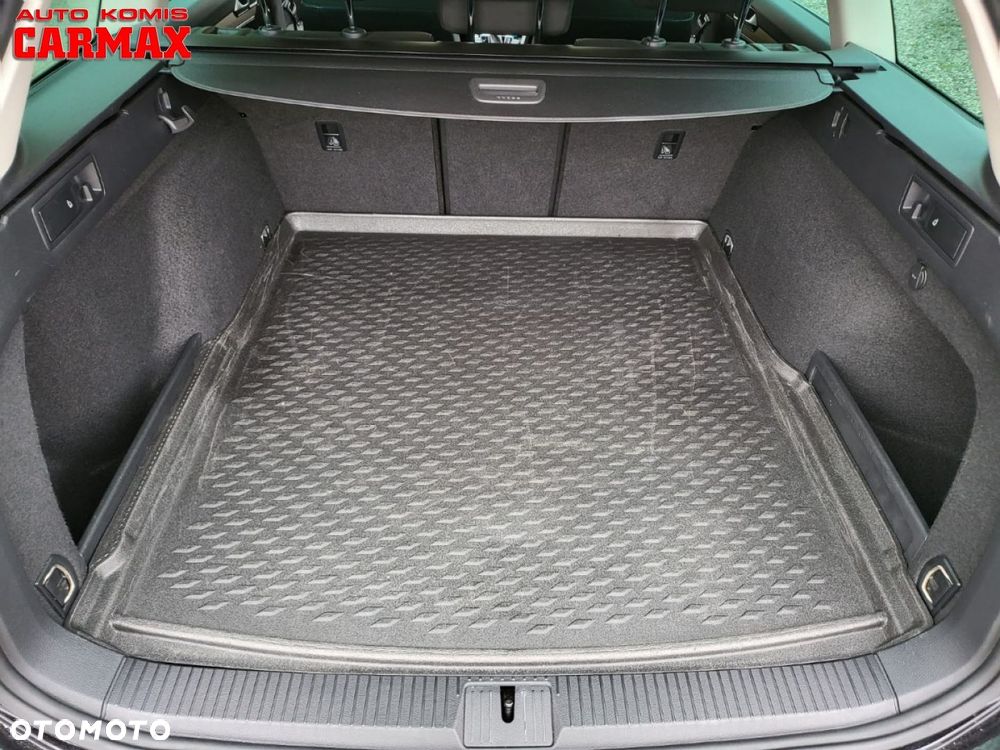 Volkswagen Passat - 34