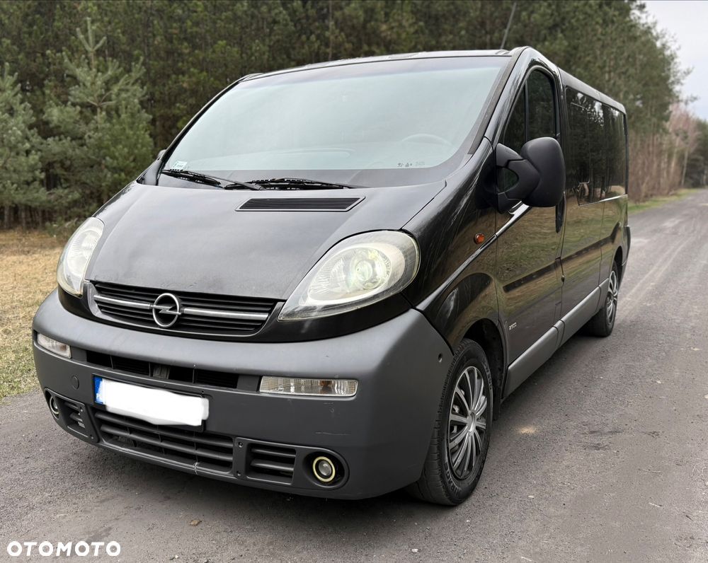 Opel Vivaro - 1