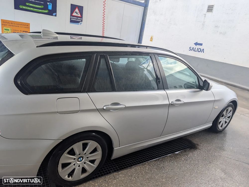 BMW 318 d Dynamic - 4