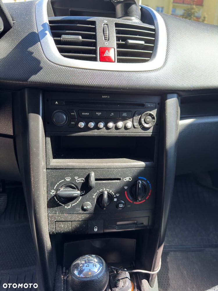 Peugeot 207 1.4 - 8