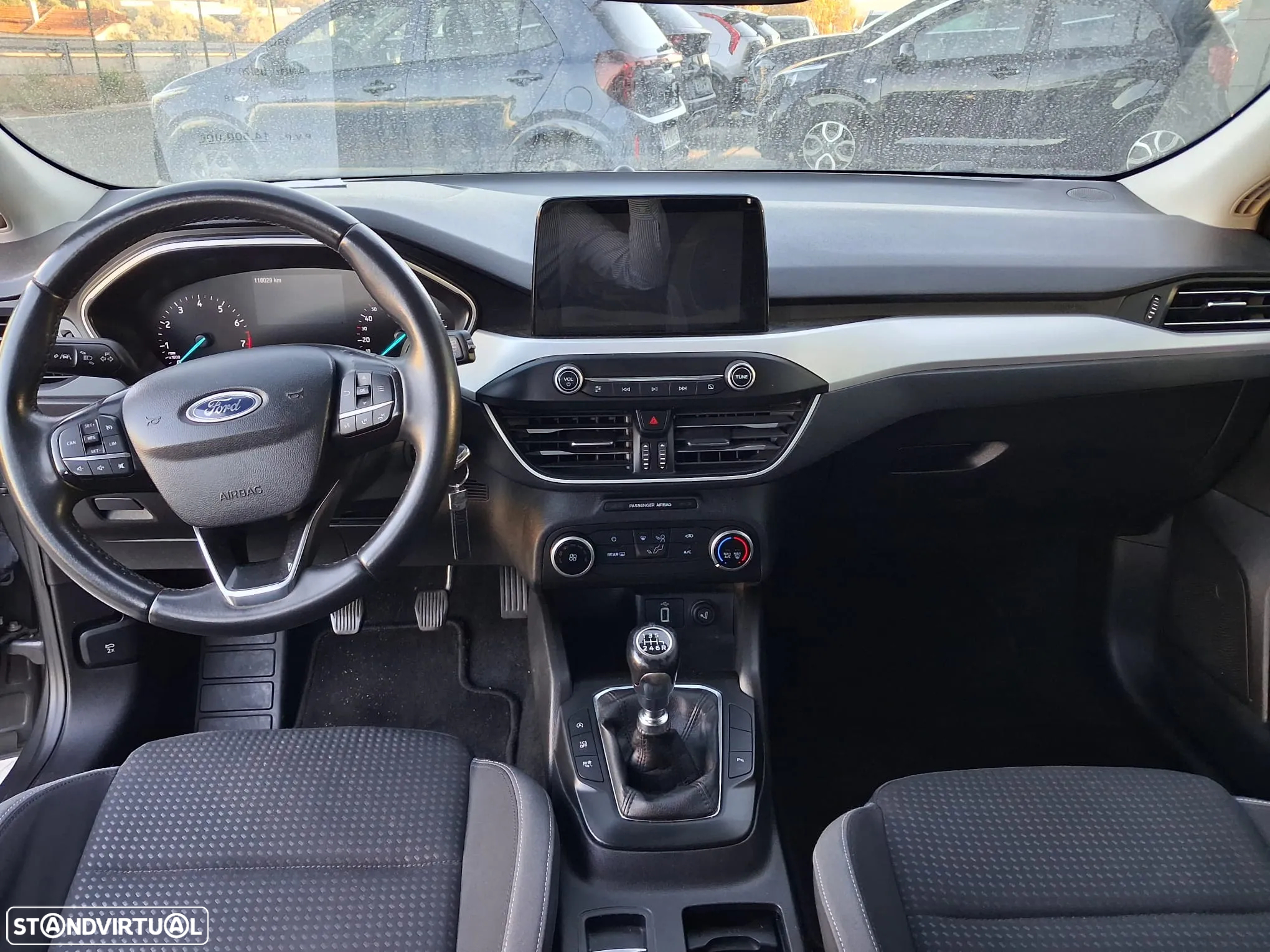 Ford Focus 1.0 EcoBoost Business - 16
