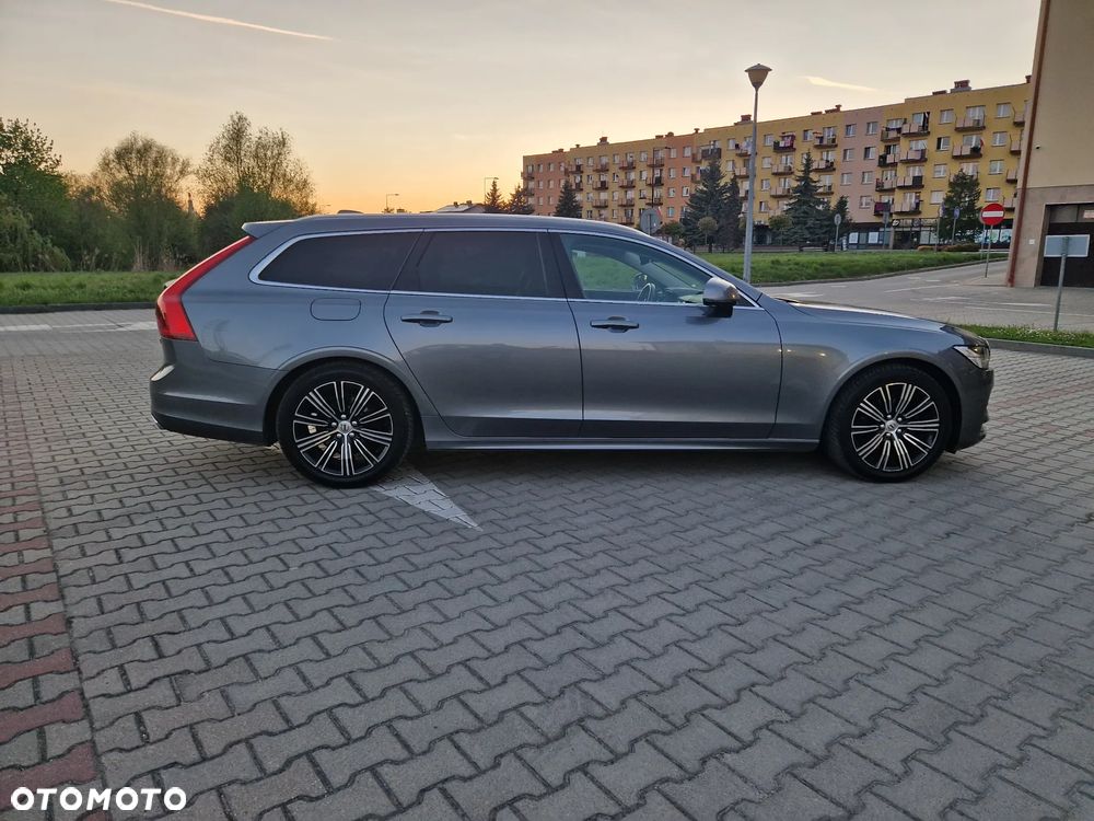 Volvo V90 D4 AWD Geartronic Momentum Pro - 9