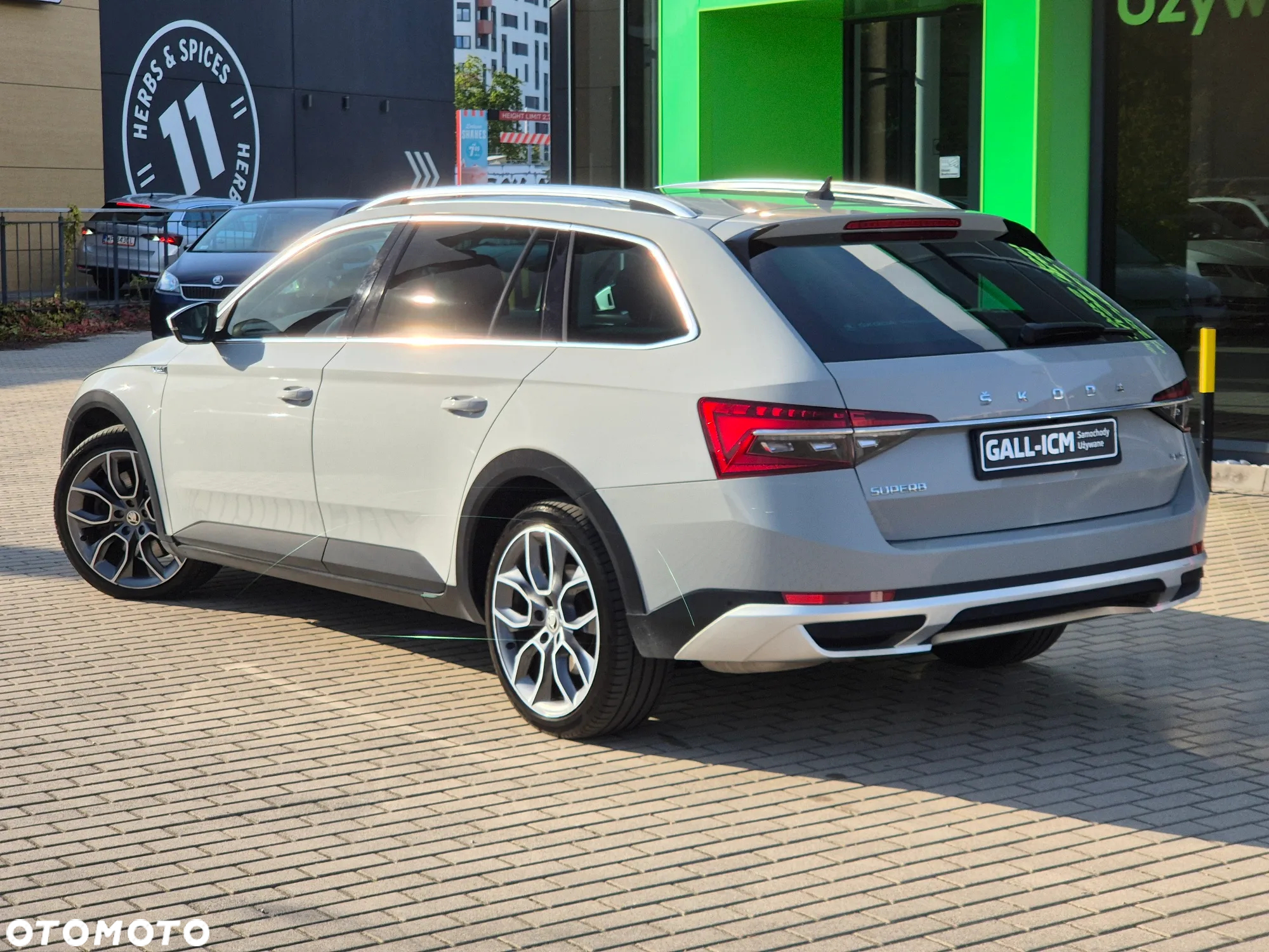 Skoda Superb 2.0 TSI 4x4 Scout DSG - 3