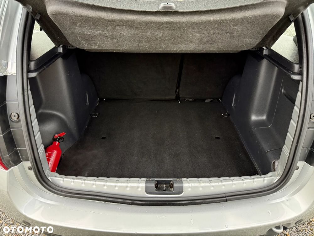 Dacia Duster 1.2 TCe Celebration - 32