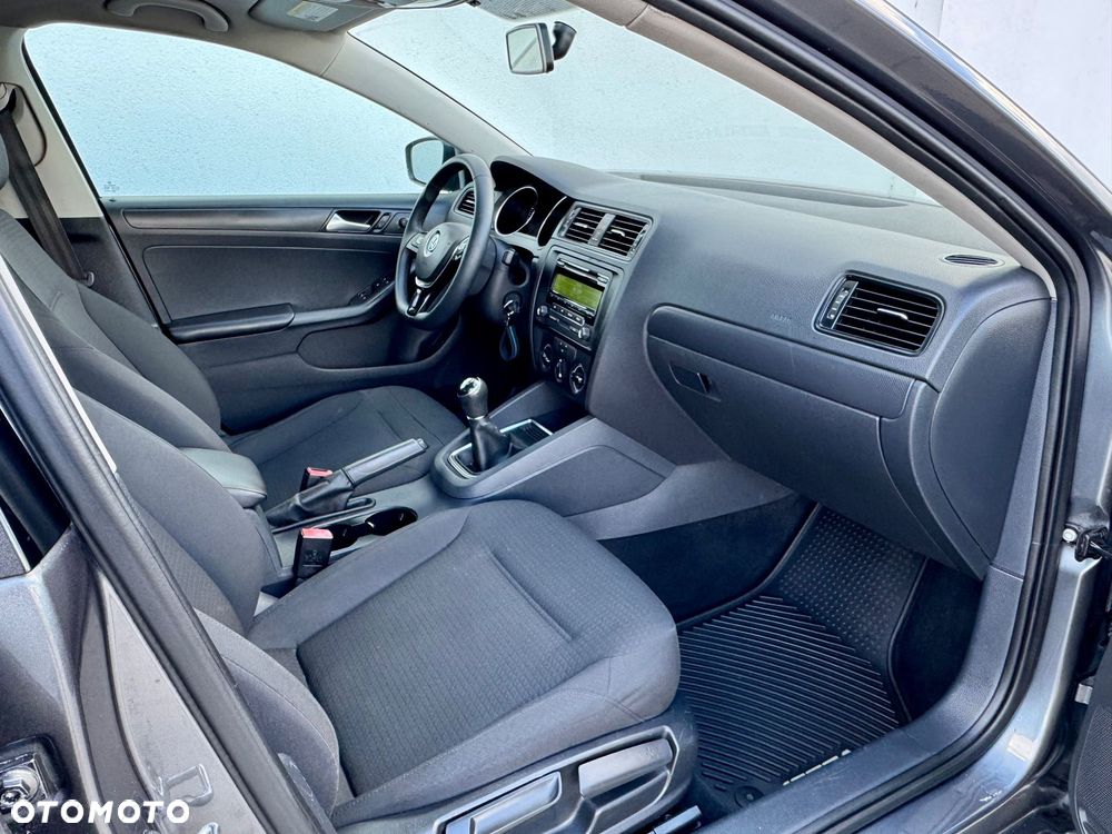 Volkswagen Jetta 2.0 Base - 8