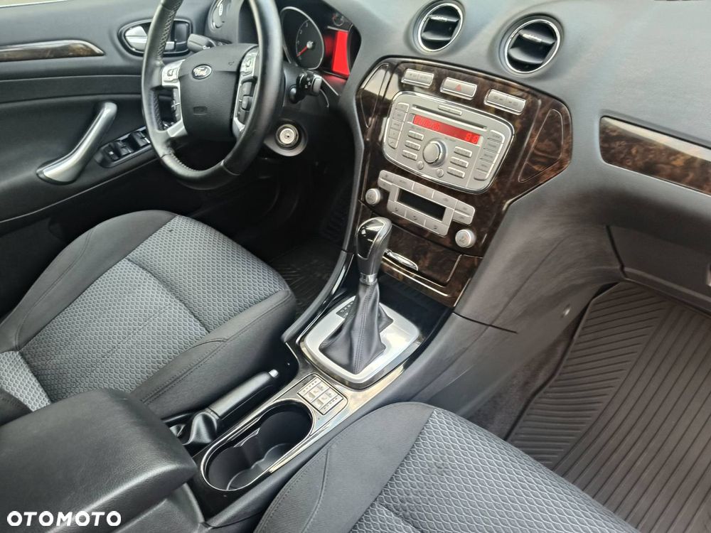 Ford Mondeo 2.3 Ghia - 15
