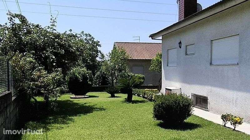 Moradia T4 independente na Lage, concelho de Vila Verde. - Grande imagem: 3/12