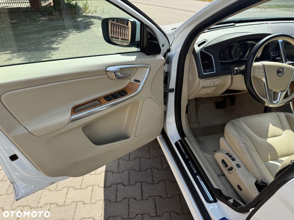 Volvo XC 60 D5 AWD Summum - 8