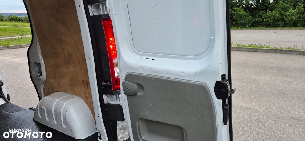 Renault Trafic - 26