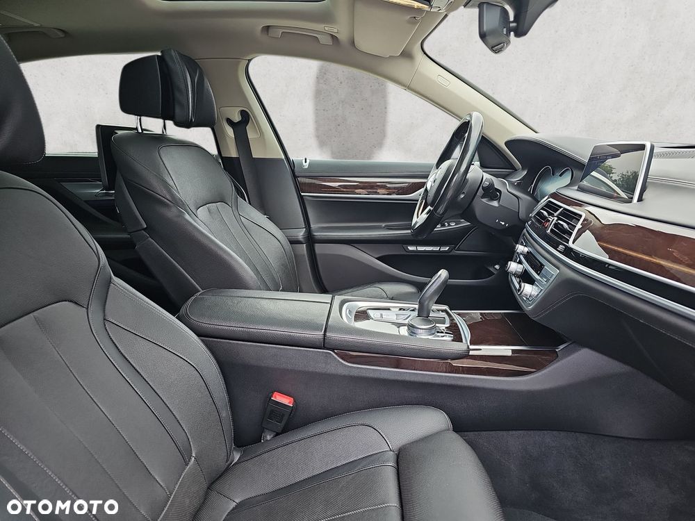 BMW Seria 7 - 27