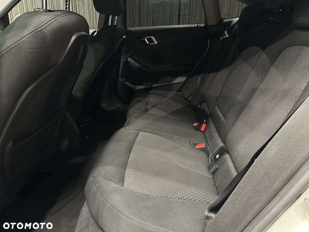 BMW Seria 2 218i Advantage - 13