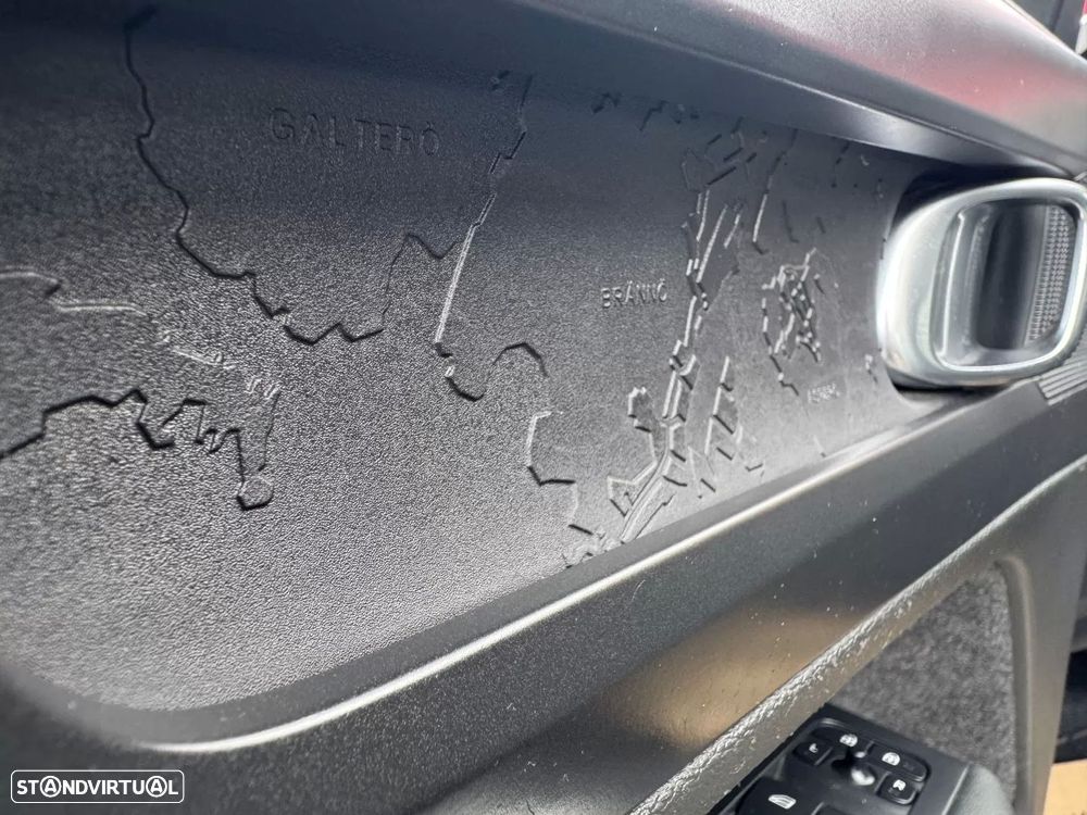 Volvo XC 40 Recharge Core - 35