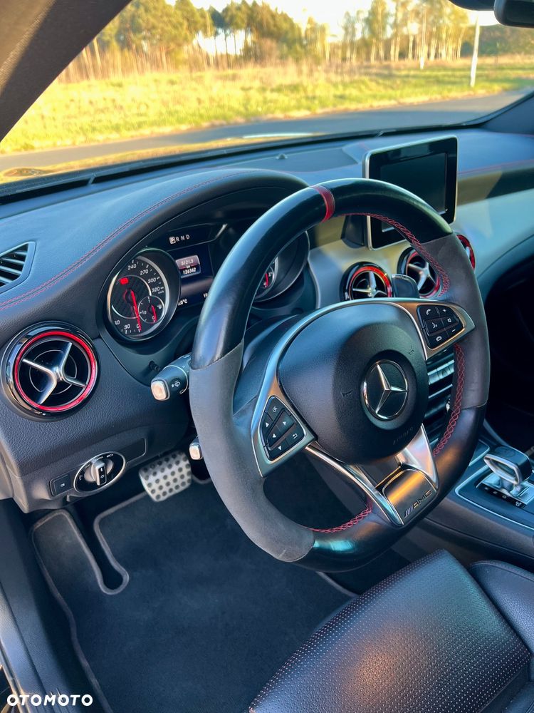 Mercedes-Benz GLA - 18