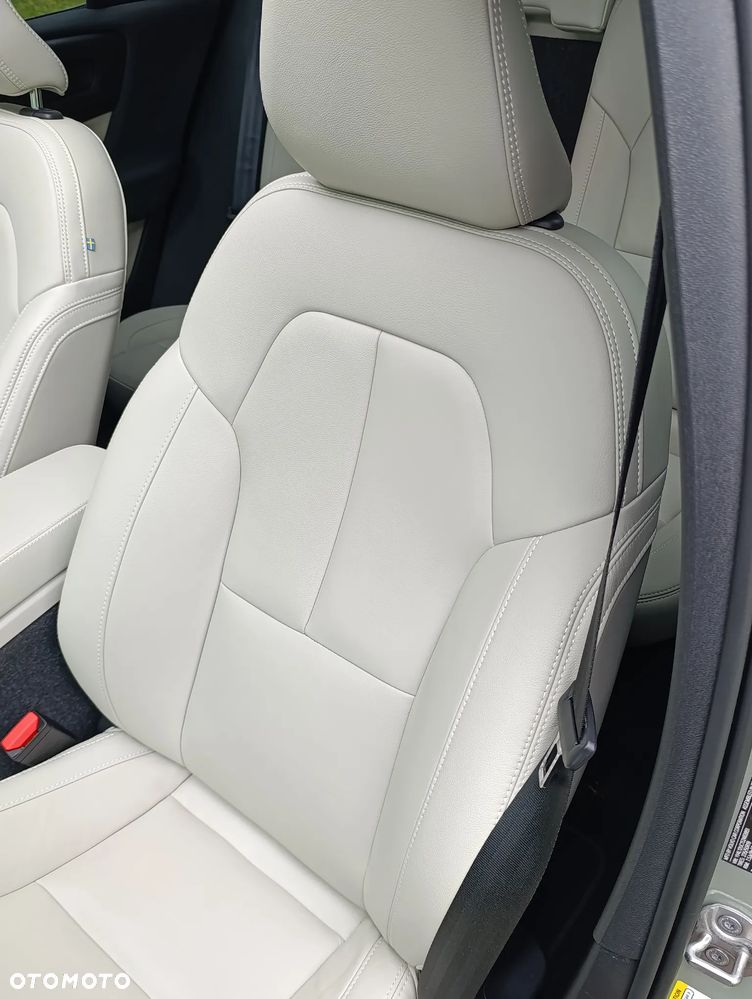 Volvo XC 40 B5 B AWD Ultimate Dark - 22