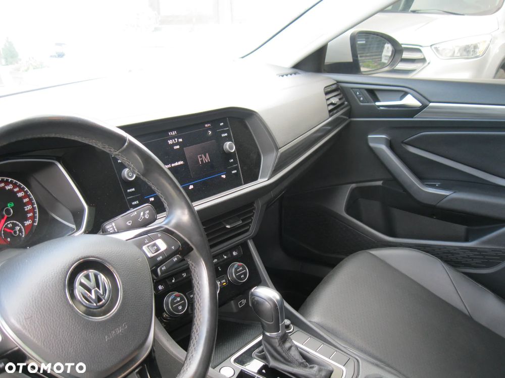 Volkswagen Jetta - 9
