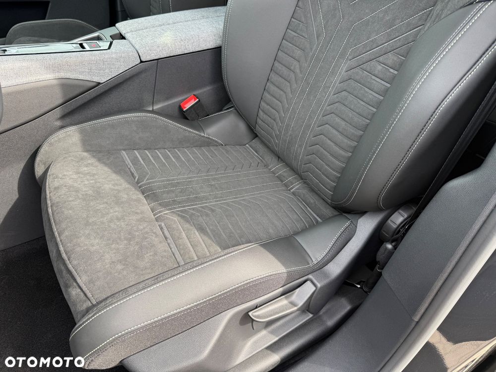 Peugeot 5008 1.2 PureTech mHEV GT S&S e-DCS6 - 13