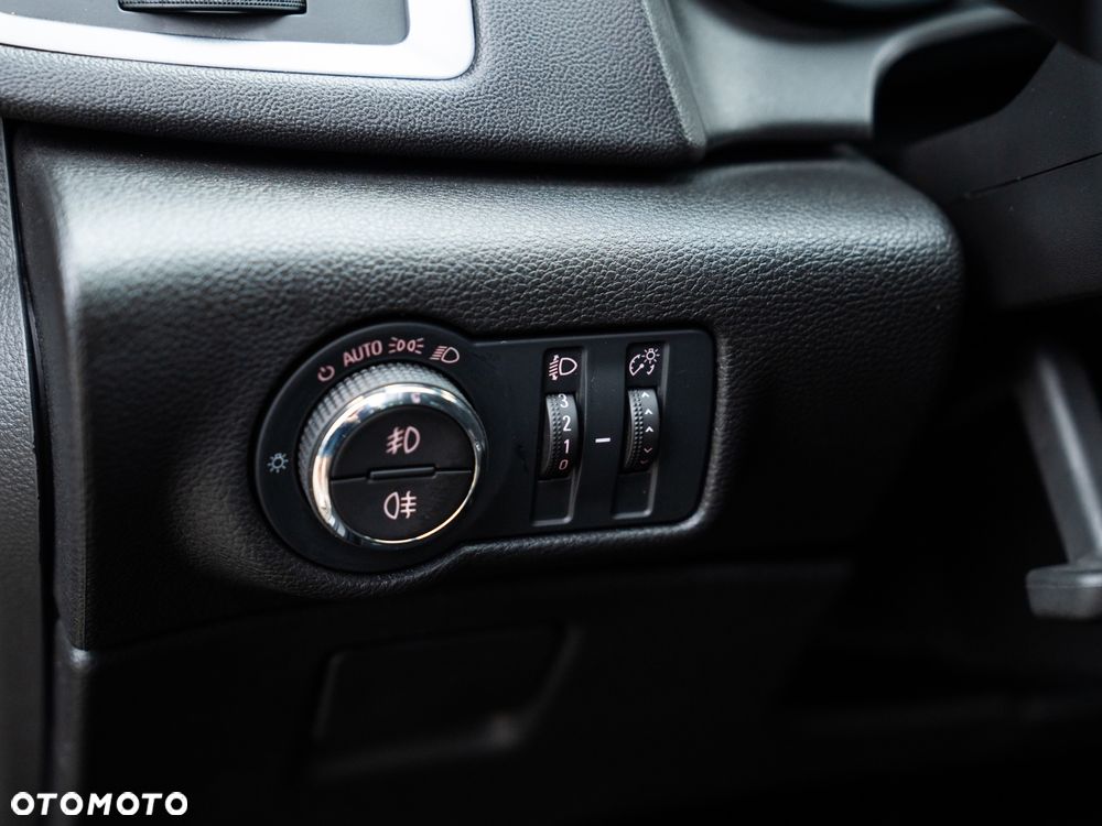 Opel Astra 1.4 Turbo Exklusiv - 39
