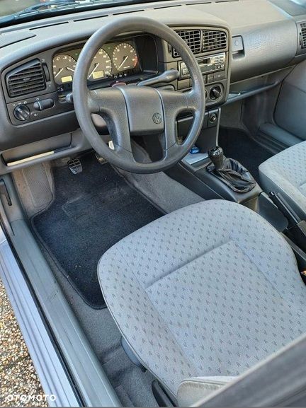 Volkswagen Passat 1.9 TD CL - 8