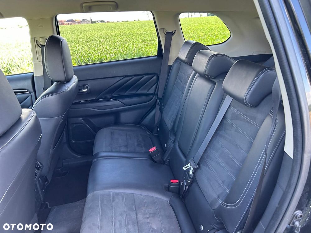 Mitsubishi Outlander - 16
