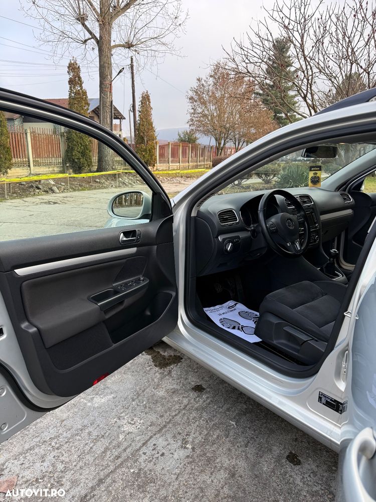 Volkswagen Golf 1.6 TDI DPF Exclusive - 11