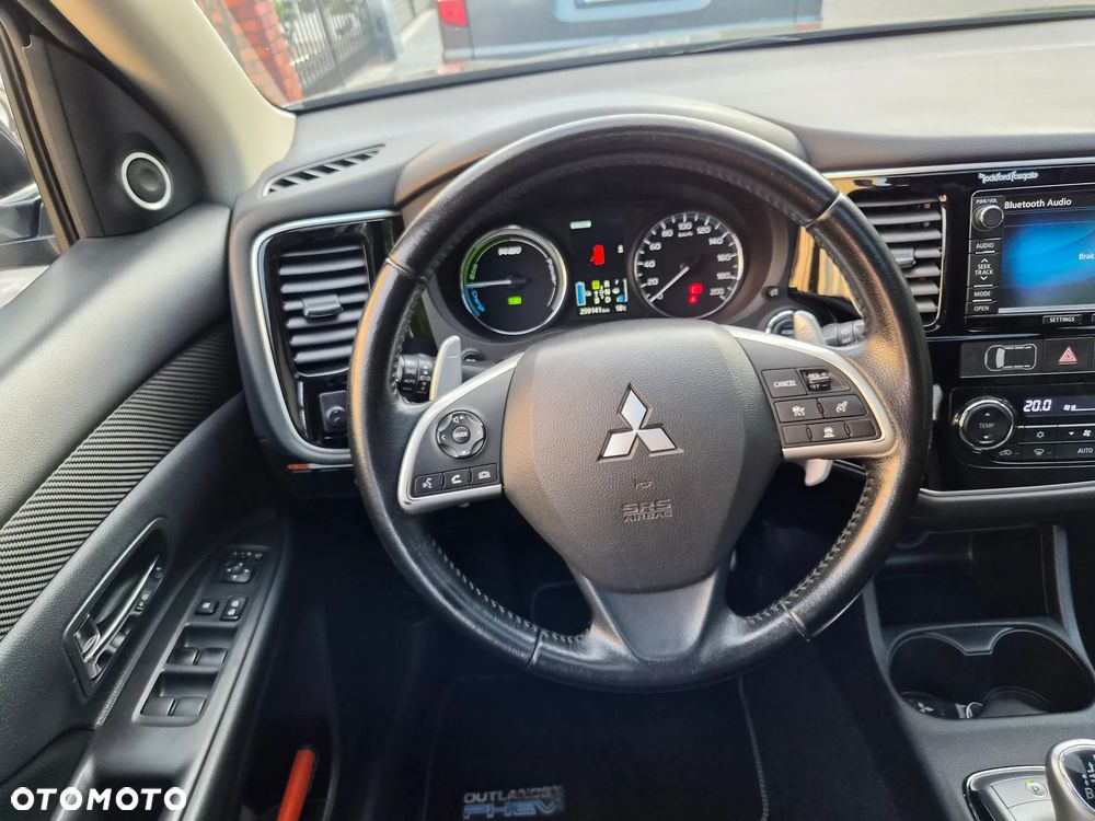 Mitsubishi Outlander - 33