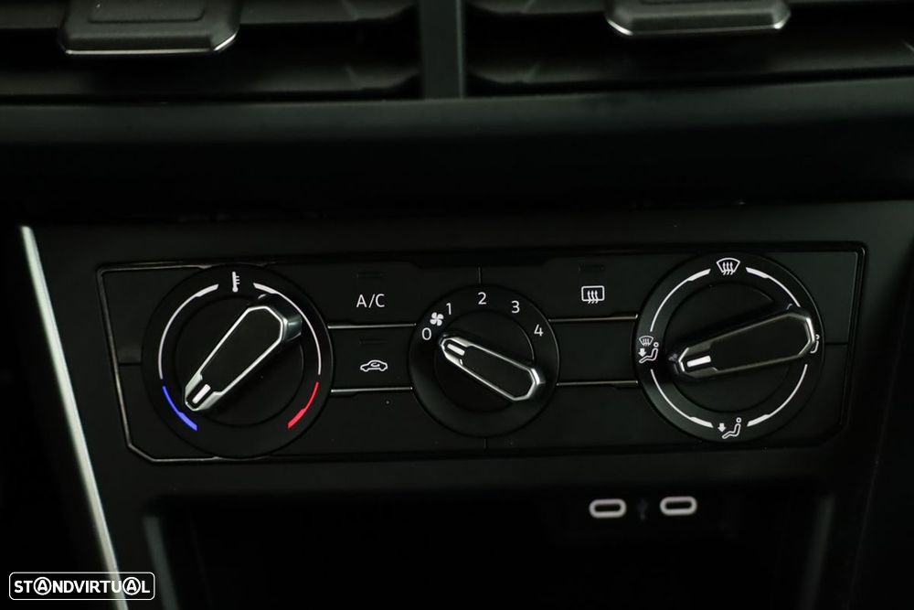 VW Polo 1.0 TSI Urban DSG - 12