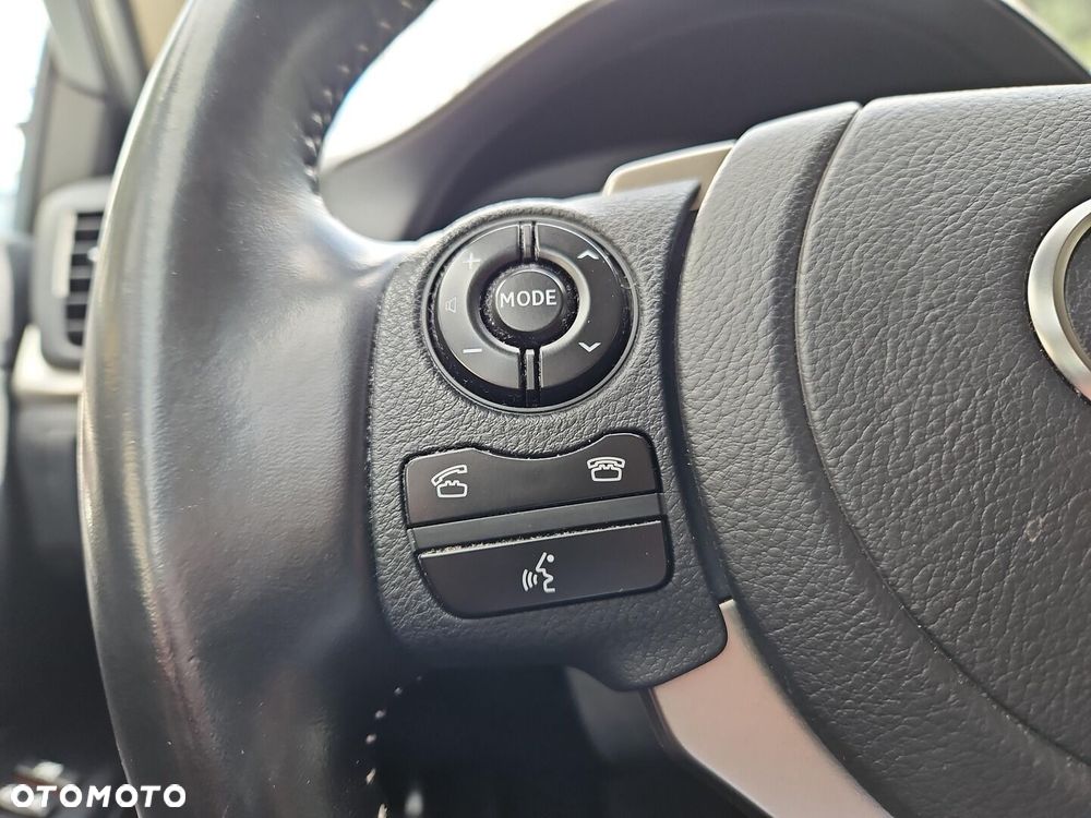 Lexus CT - 18