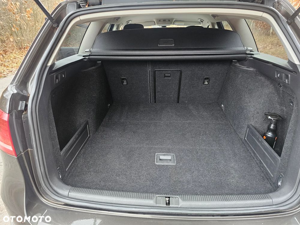 Volkswagen Passat 2.0 TDI Highline - 12