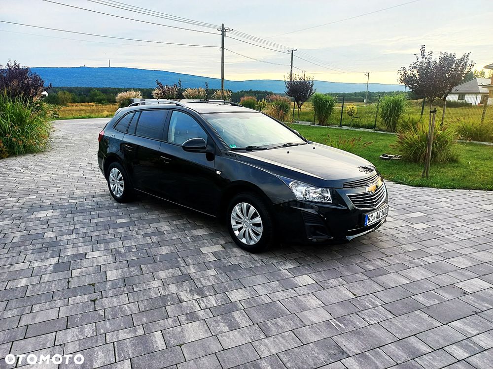 Chevrolet Cruze Station Wagon 1.6 LS - 12