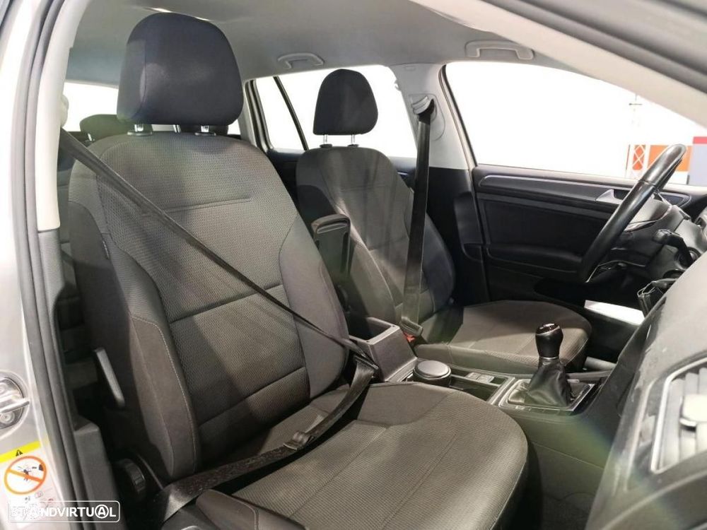 VW Golf Variant 1.6 TDi Confortline - 3