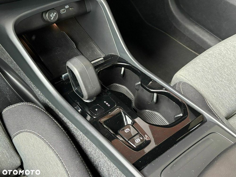 Volvo XC 40 B3 Plus Bright - 27